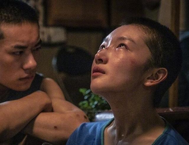张颂文老师谈少年的你赞易烊千玺的信任感称其演戏有天赋