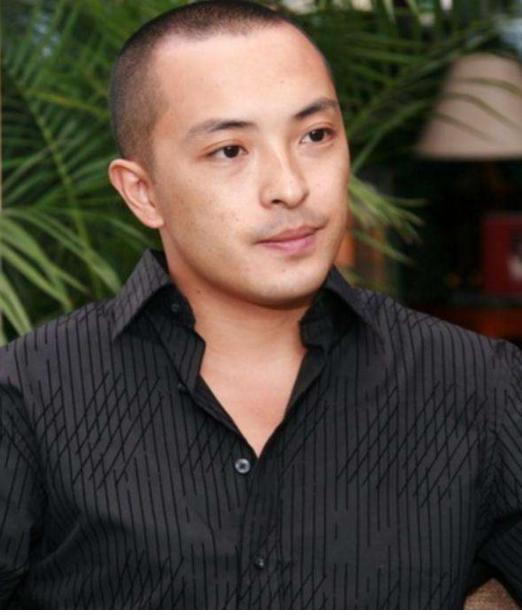 44岁曾黎近照曝光,出道20年不火变保温杯girl,3任男友皆为影帝|李易祥