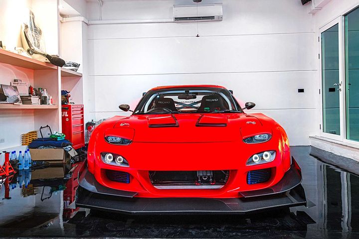 改装版1993红色马自达rx7完美的无懈可击