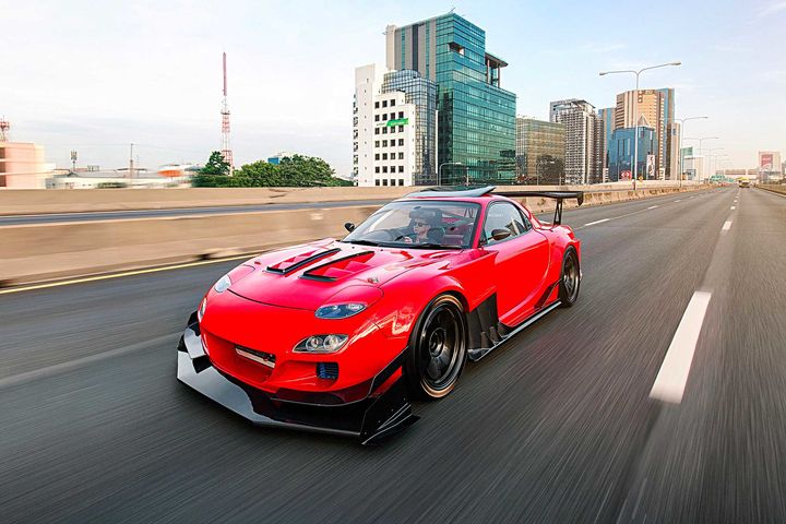 改装版1993红色马自达rx7完美的无懈可击