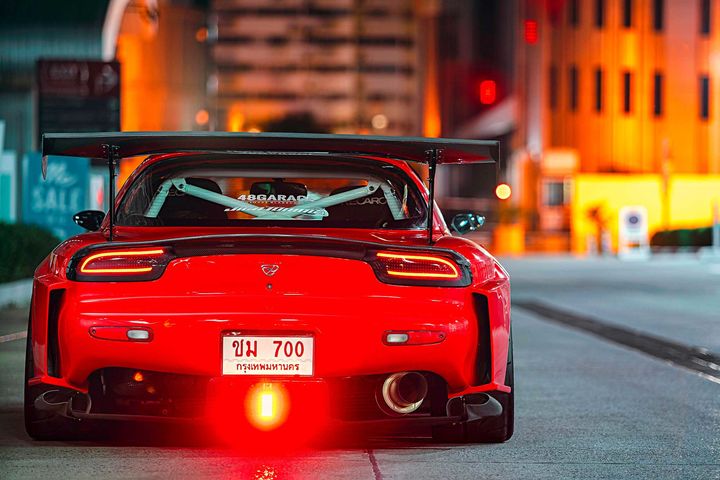 改装版1993红色马自达rx7完美的无懈可击