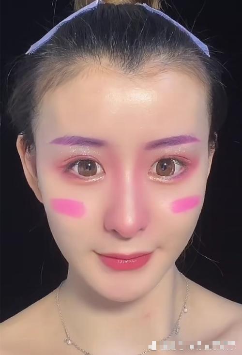 初中生用死亡芭比粉画妆容以为会很丑看到成品惊艳到了