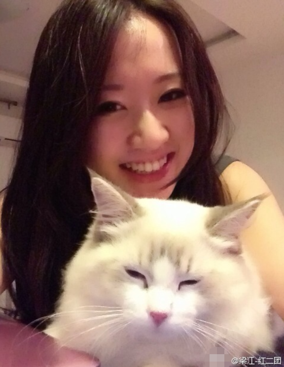 郝云妻子控诉家暴晒身上淤青照本人曝光不逊色郝云绯闻女友