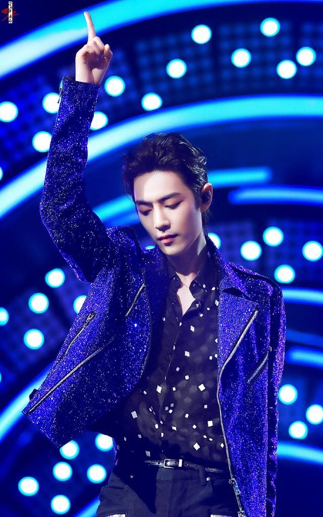 大背头007复古港风小王子,又纯又欲谁招架得住