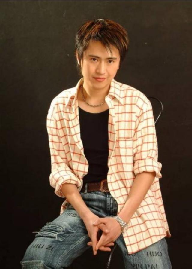 央视文艺著名主持人杨帆的精美相册欣赏