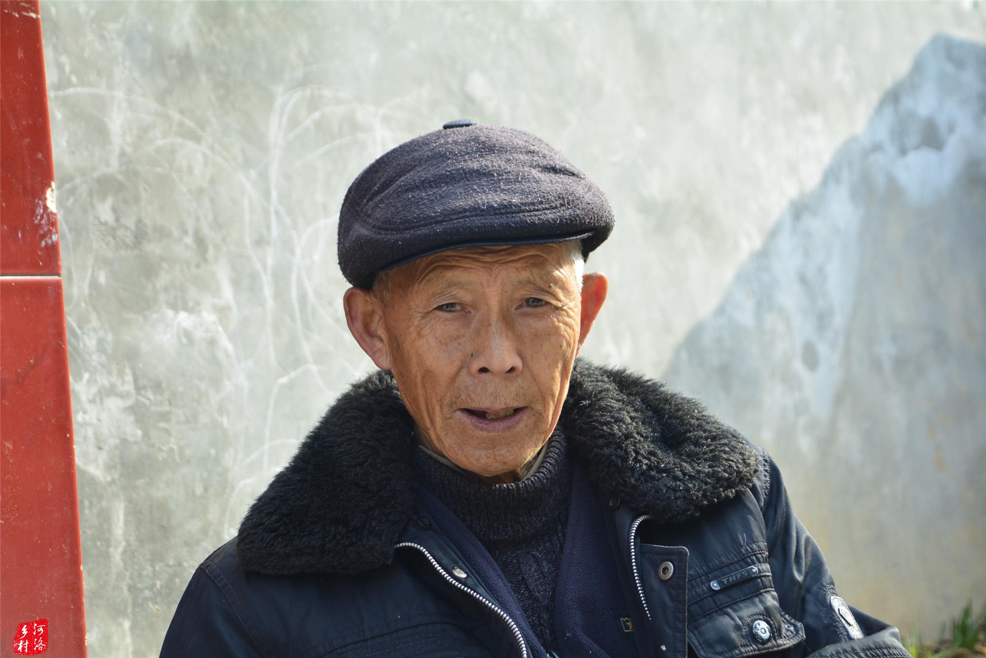 作者:他们村里出了一个"网红",是一位70岁的大叔,平时说话结结巴巴