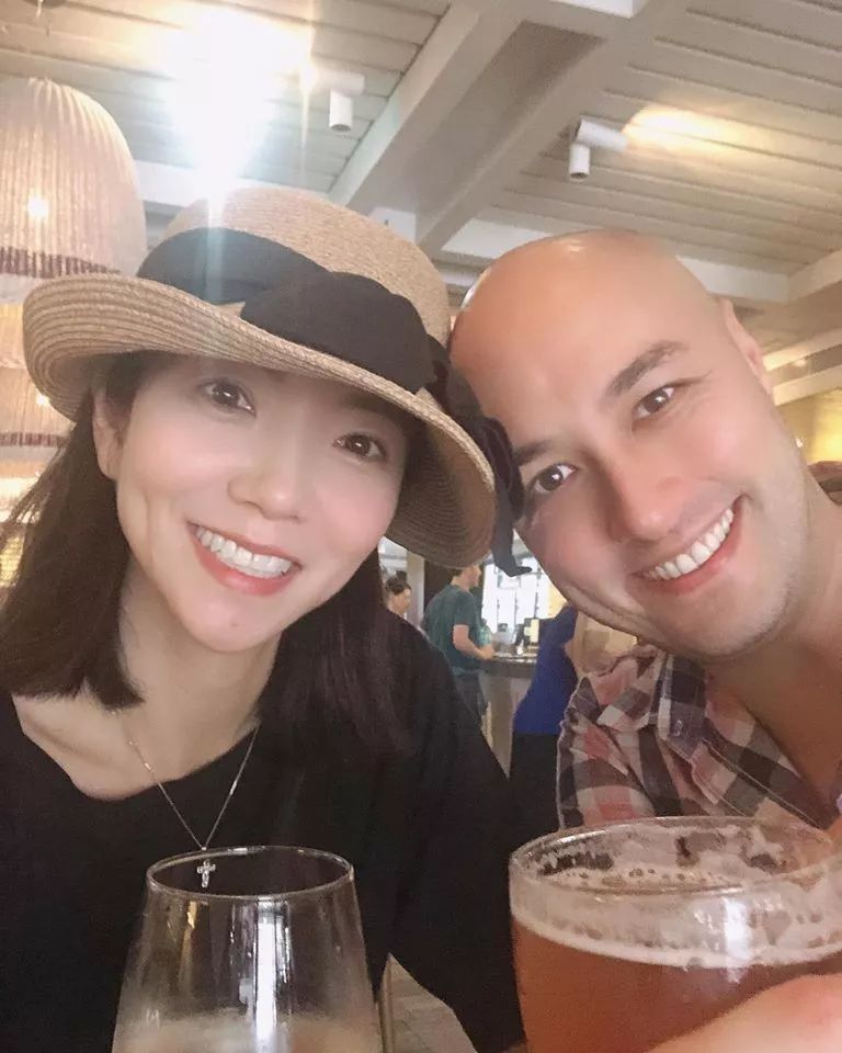 【婆媳关系好好】车婉婉孖老爷奶奶影全家福 2岁bbq表情网民爆笑