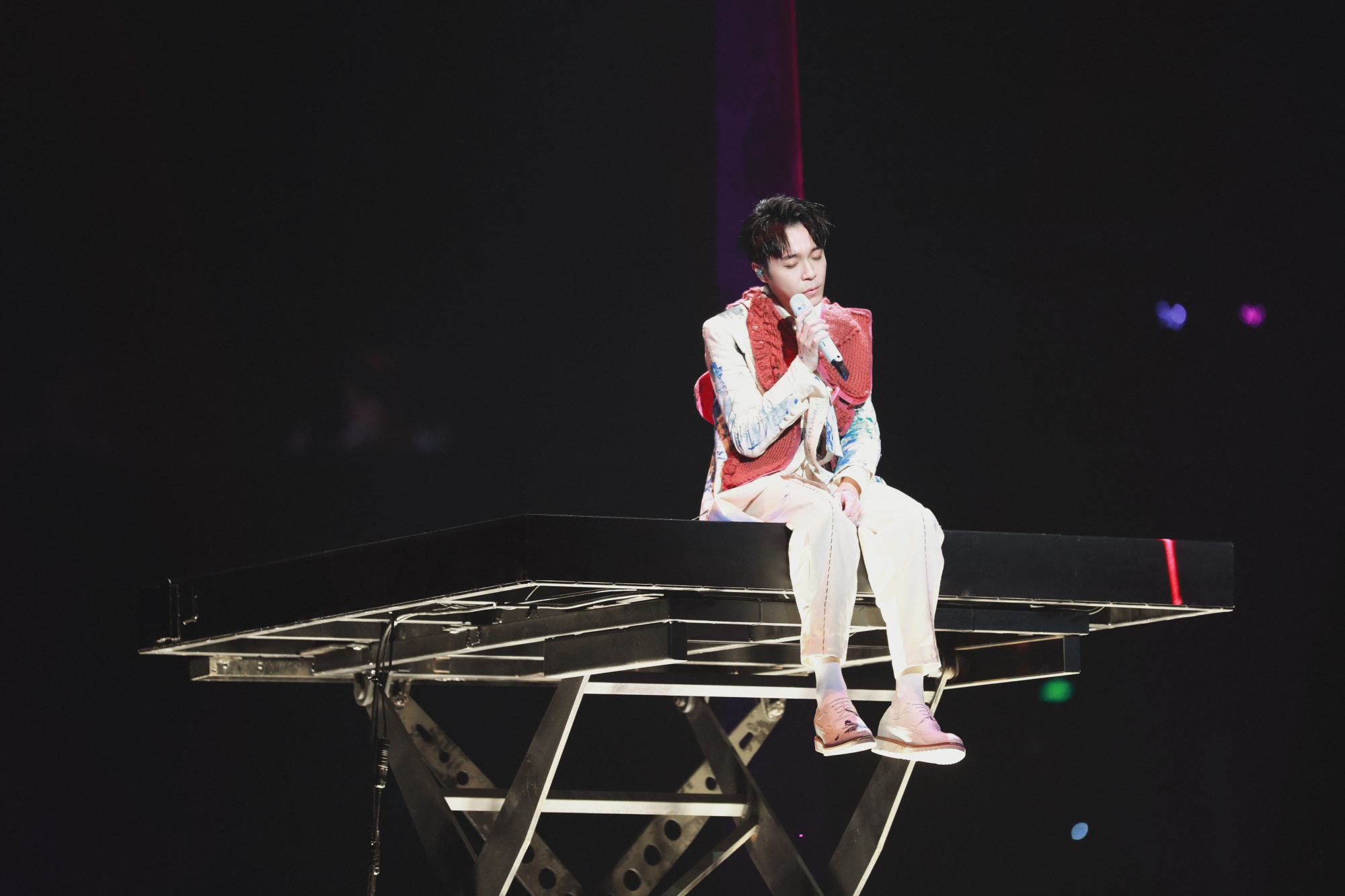 吴青峰太空备忘记演唱会现场座无虚席粉丝都玩嗨了