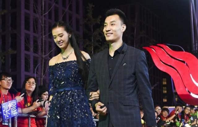 家族企业资产过亿,车模妻子不输卡戴珊|卡戴珊|李晓旭|cba_新浪新闻
