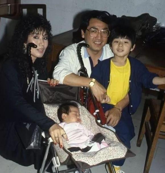 三兄弟在电影圈相互扶持,感情很好,不但私下经常聚会,尔冬升有合适的