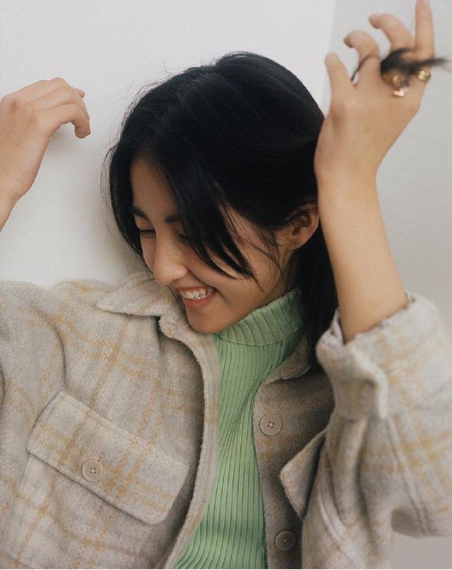 张子枫参加艺考,扎丸子头素颜出镜,表演成绩接近满分