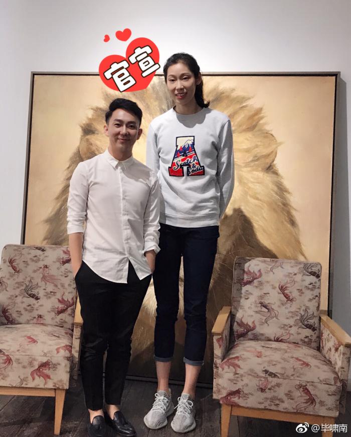 朱婷31岁哥哥是博士后,姓氏很稀有,身高仅到朱婷肩膀!