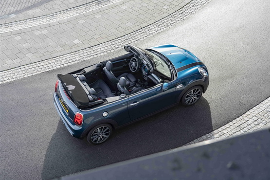 百公里综合油耗5.6L，新MINI CABRIO Sidewalk限量版即将亮相