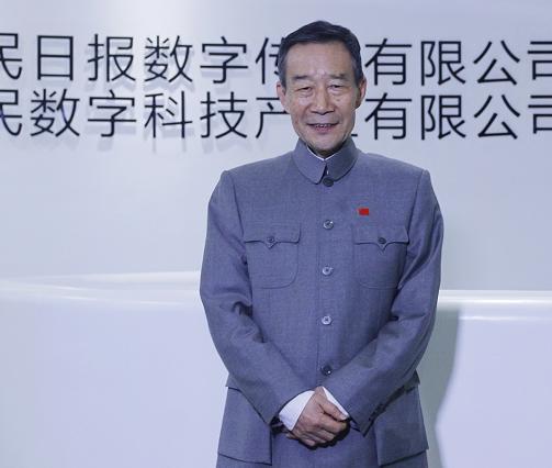 李雪健李现出席同一活动合照宛如父子李雪健献墨宝引网友大赞