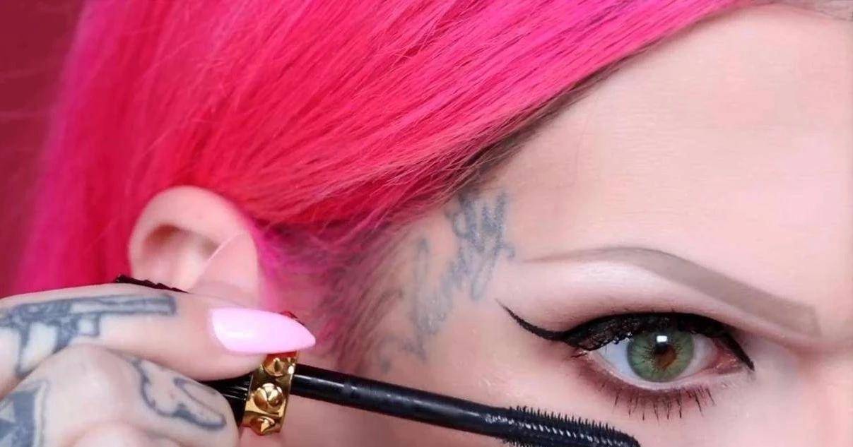 上亿豪宅之后惊闻和男友分手j姐纹身掩伤疤活的自由而坦荡