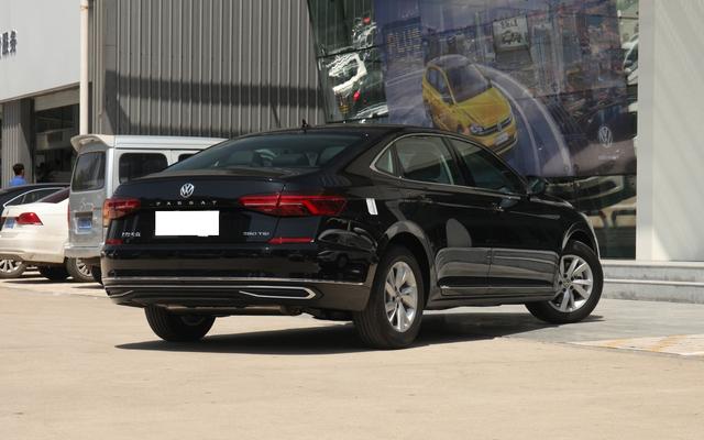大众的一王牌轿车,可家用,能高端,一年就卖出了21.4万台