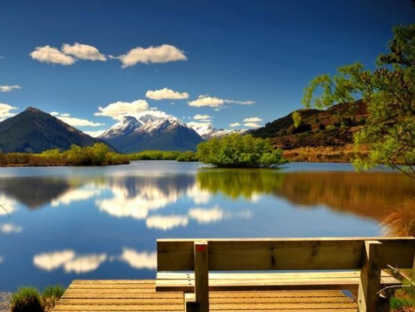 世界上最“无奈”的国家,房子被中国人买走,当地人却无房可住