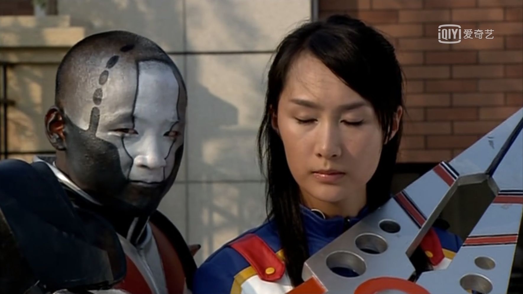 律师,但背地里却是个奥特曼|金甲战士|爱情公寓5|爱情公寓_新浪新闻