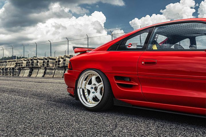 改装法拉利红色色调的1991版丰田mr2