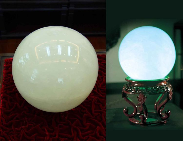 首先,要有一颗陨石降落到地球,然后它遇到了钻石和夜明珠,经过漫长的