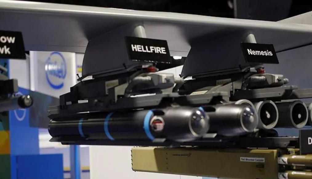 美国神秘的地狱火改进型导弹agm-114r9x正在阿富汗战场进行斩首任务