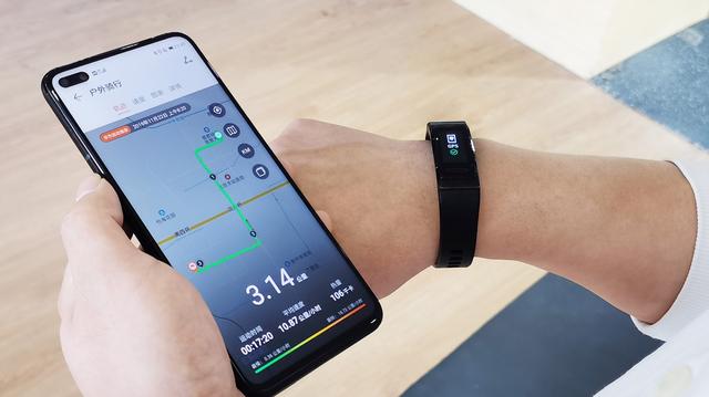 华为手环4 Pro：11大运动模式精准监测+独立GPS，健身炼钢必备