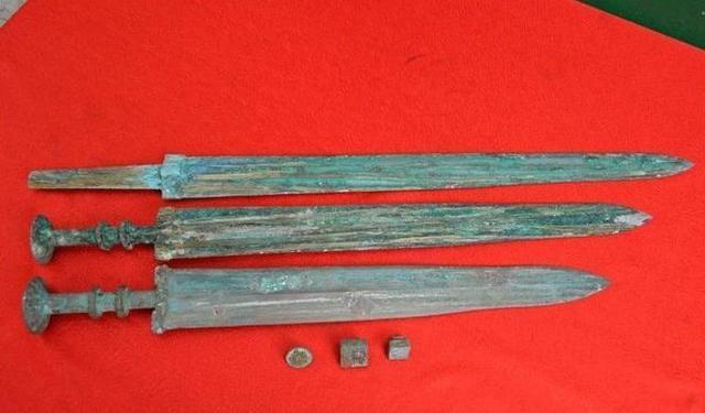 兵马俑挖出"定秦剑",失传2200年后再现世,x光下带来未解之谜