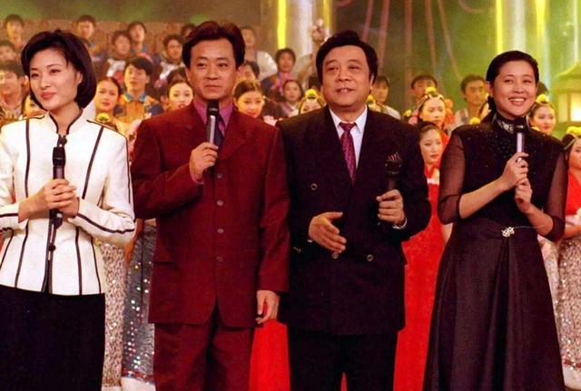 73岁国脸邢质斌昔日搭档赵忠祥病世今同框照成两人永久留念