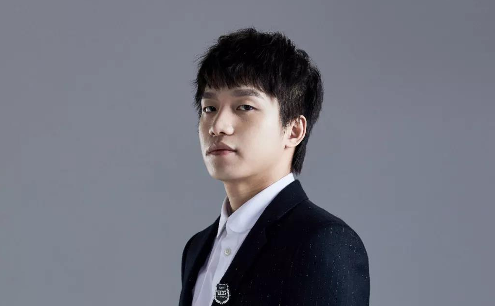 直面老对手v5,edg核心队员训练至凌晨,7酱胜率惹众议|s10|明凯|胜率_