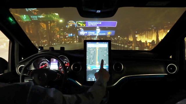 透明屏幕头部跟踪，赛轮思车内交互让乘客自动驾驶汽车建立信任
