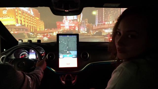 透明屏幕头部跟踪，赛轮思车内交互让乘客自动驾驶汽车建立信任