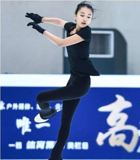 她是美国花滑冠军,自愿加入中国籍,17岁想夺奥运冠军