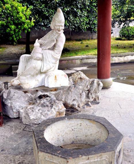 破帽破扇破鞋,貌似疯癫,嗜好酒肉,但确是一位得道高僧|西湖|净慈寺