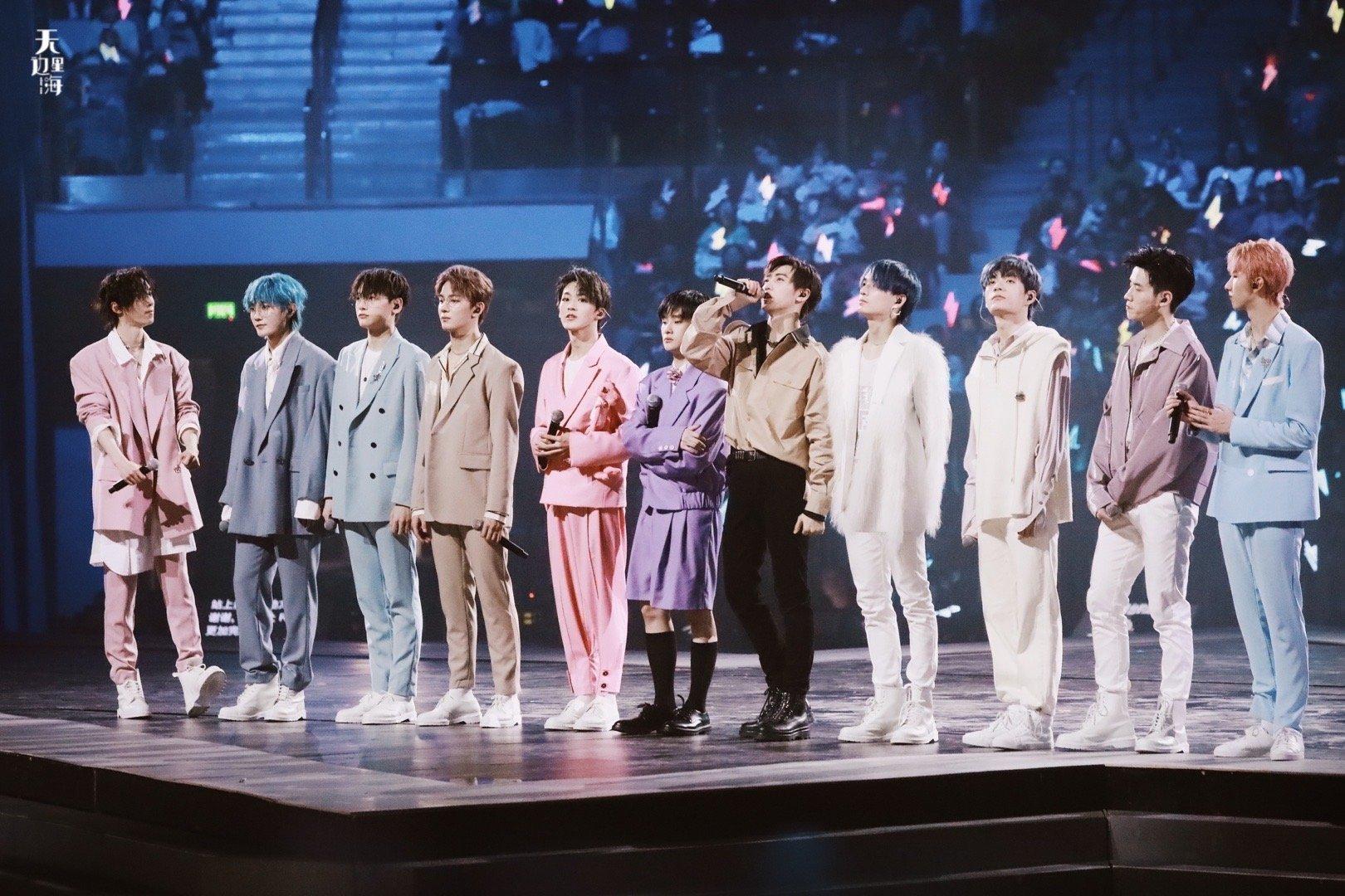 r1se表演土味蹦迪舞蹈,靠沙雕行为出圈,却还引来一波新粉|沙雕|男团