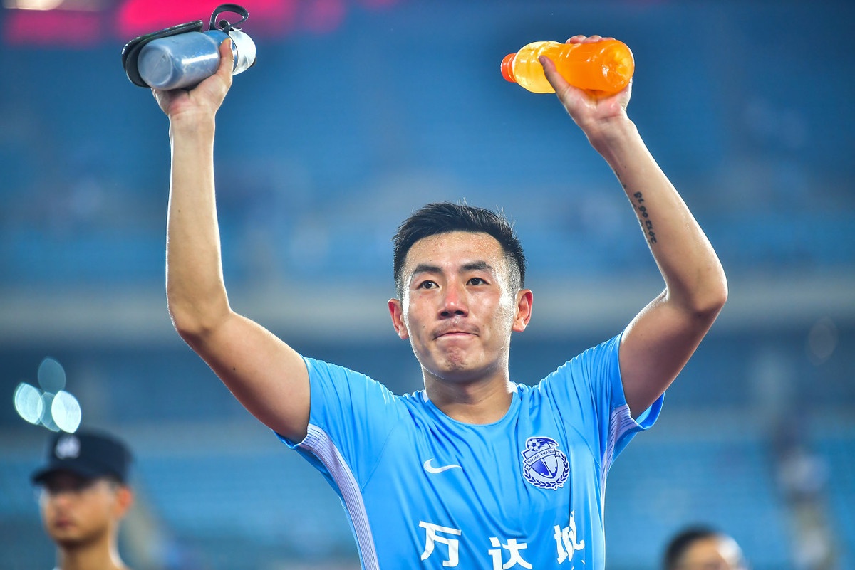 万达将继续注资大连一方,大连球迷总算长舒一口气,过个放心年!