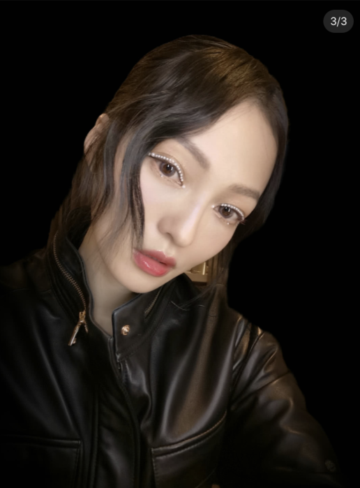 张韶涵晒自拍 网友:看成李小璐 化珍珠眼妆被怼难看
