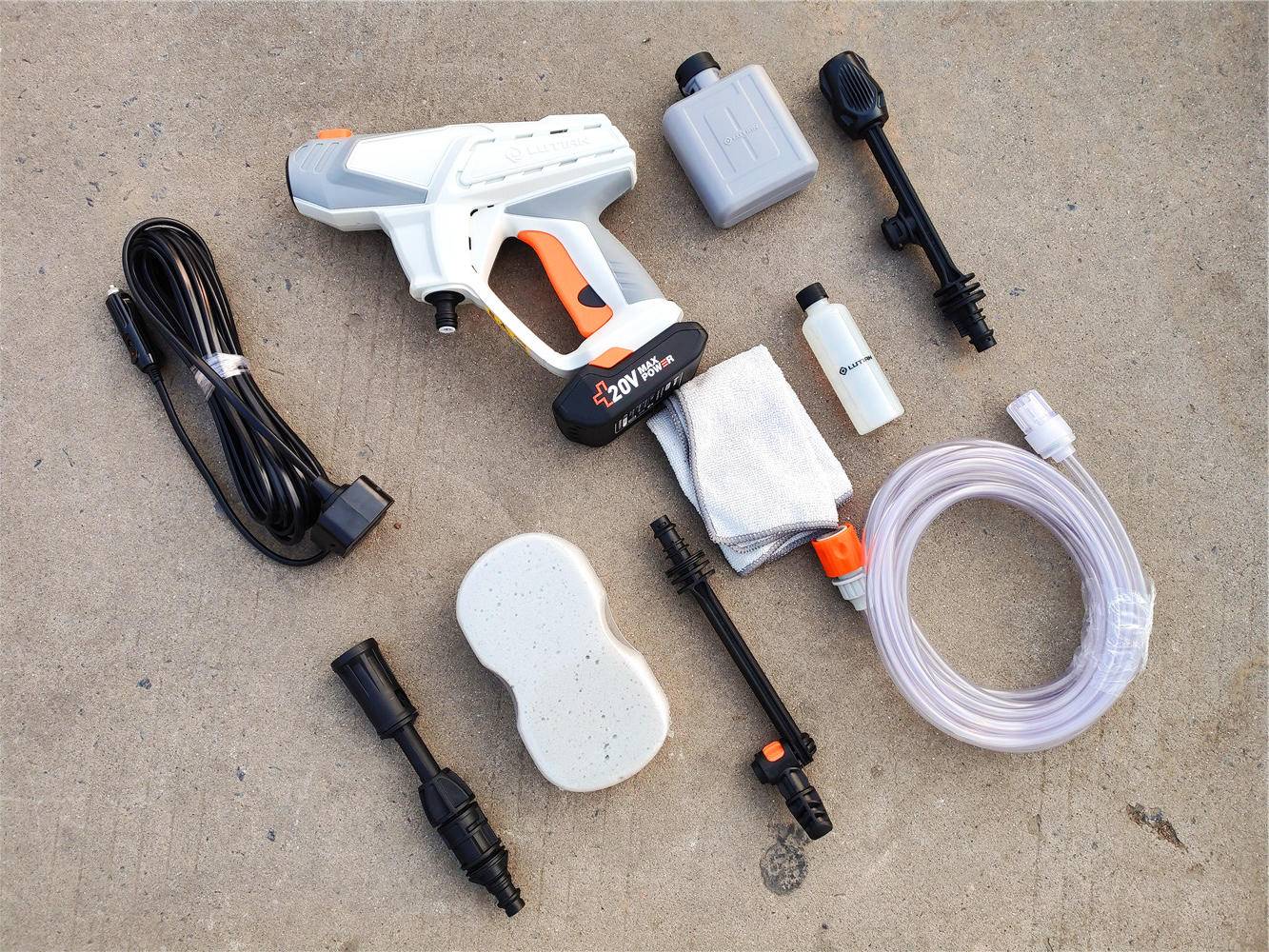 想去哪儿洗就去哪儿洗 绿田便携不接电洗车神器