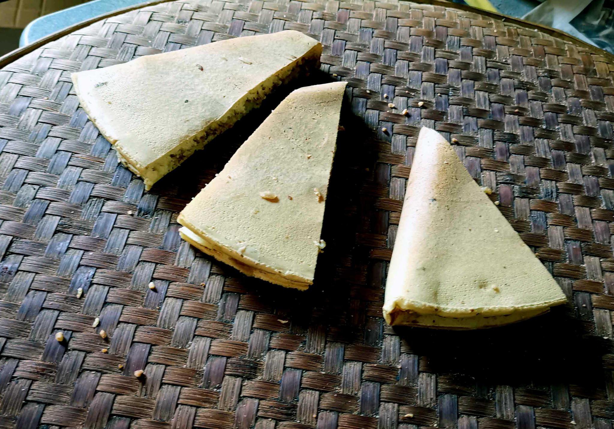 升级版配料:红糖,芝麻,冬瓜糖,花生仁,10元半片,20元一片.