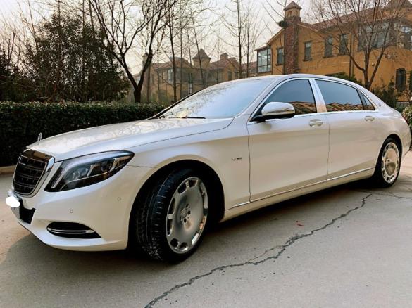 北京商人花160万买二手奔驰迈巴赫s600,原厂白色,才开2万公里