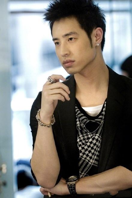 潘玮柏藤冈靛同框唐门和贾思乐再聚首勾起了网友童年的回忆