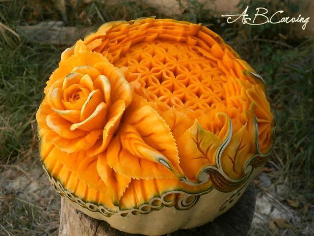 大神用南瓜雕出精美绝伦的造型,让人拍案叫绝