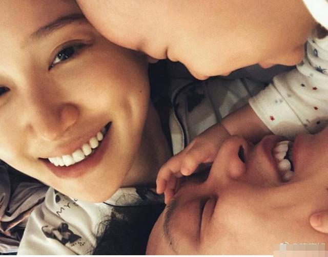 陈彦妃晒为老公做的生日蛋糕 被赞特别有创意