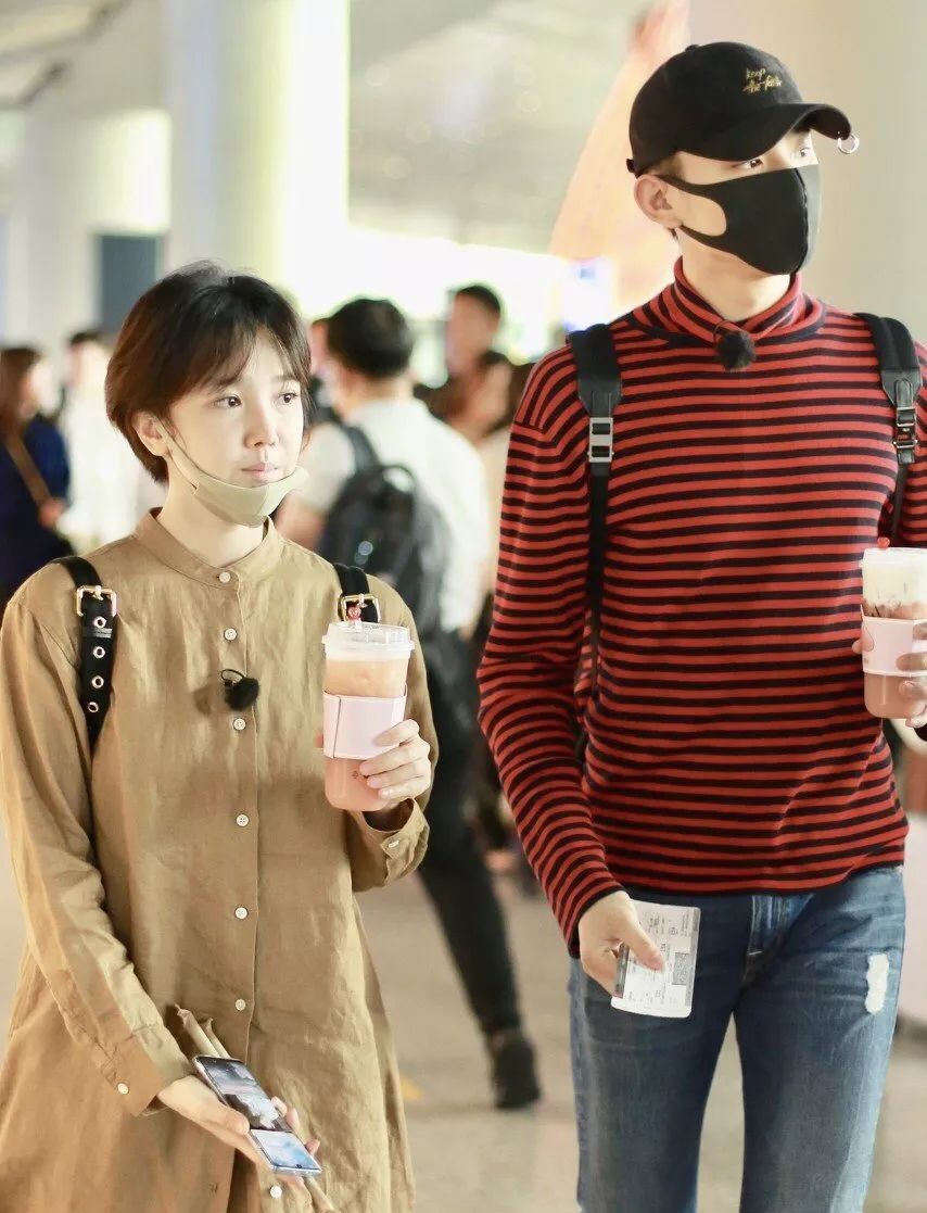 于小彤,陈小纭晒合照!两人穿情侣装甜度爆表