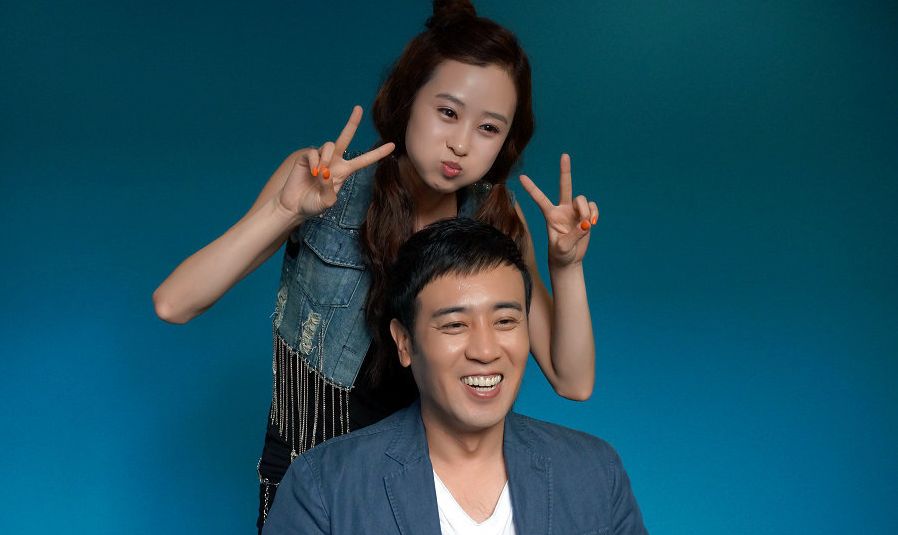 隐瞒多年,49岁于和伟老婆曝光,结婚多年成模范夫妻