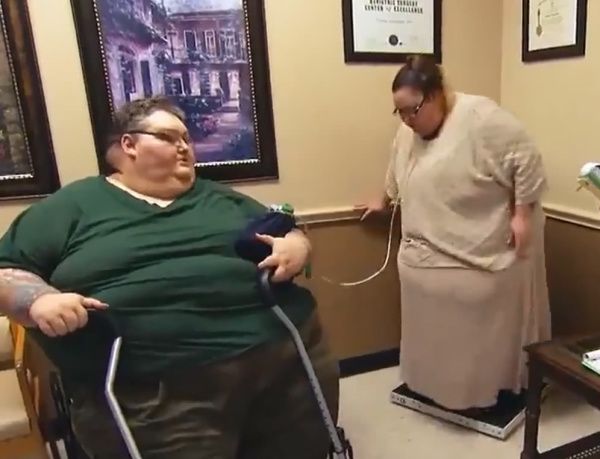 世界上最胖的那对夫妻,体重超过1千斤睡塌三张床,现状如何