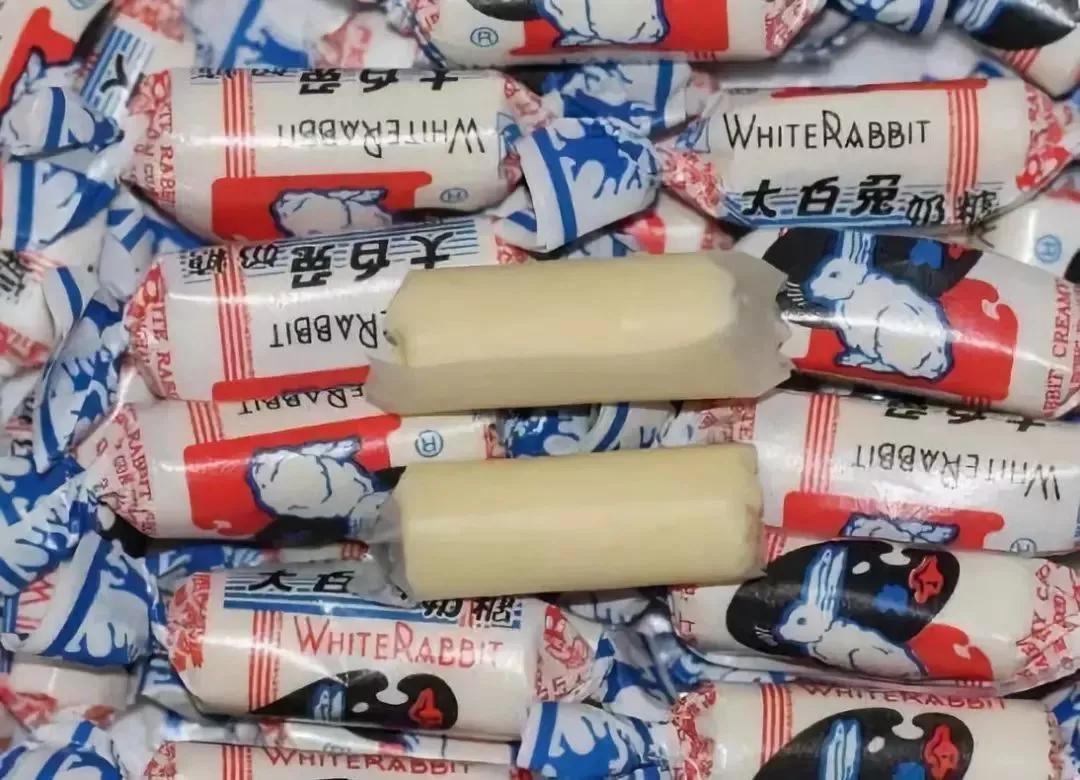 大白兔奶糖的那层薄纸到底能不能吃?今天终于知道了,涨知识