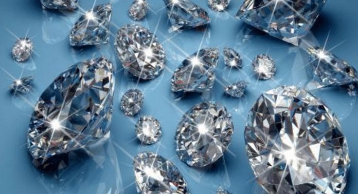 这里每一户的房子的土墙内都镶着钻石原矿,可以说是住在钻石堆里面