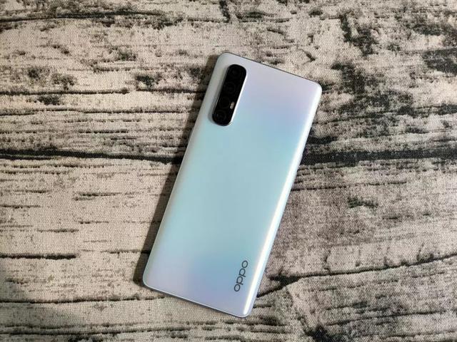 oppo reno3 pro不仅如此,redmi k30 5g搭载了4500mah大容量电池和30w