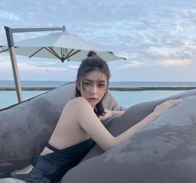 王柳雯的身材有多好?看看她的泳装照,网友:林更新眼光挺毒