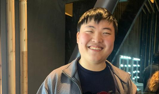 ""哇哦!笑起来了我虎哥,笑起来